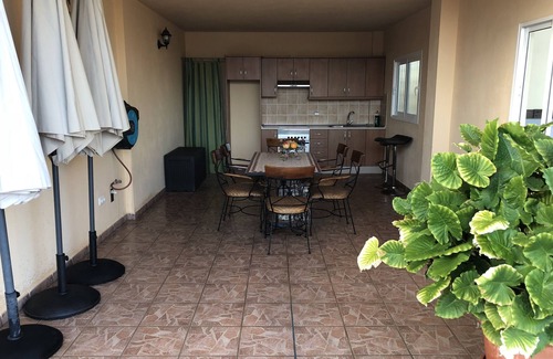 Tuineje Villa | VILLA OLIVA swimming pool with hydro-massage wifi air conditioning and lots of space.