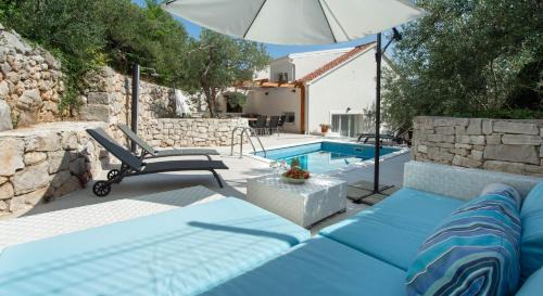 Pisak Villa | Villa OLIVE TREE village Pisak heated pool and close to the beach