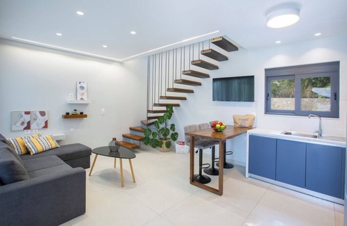 Nidri Villa | Villa Olivia, within easy walk of the beach, shops and restaurants.