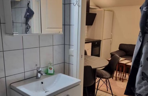 Olofstorp Apartment | Villa Olofstorp Near Volvo/SKF