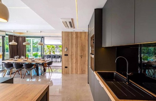 Banjol Villa | Villa Omega - Four Bedroom Villa with Swimming Pool