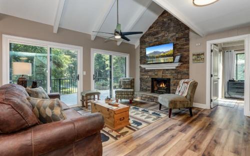 Big Canoe House | Villa on 9 - Fireside Sips Golf Views Exclusive Extras in Big Canoe