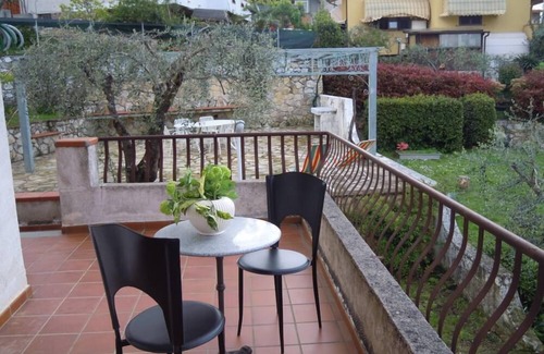 Corsanico-Bargecchia House | Villa on the hill with parking, garden, panorama