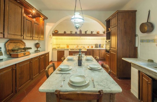 Tripalle Villa | Villa Ott - Eight Bedroom Villa, Sleeps 15
