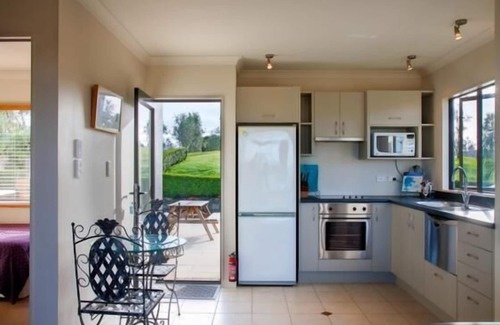 Omiha Apartment | Villa Pacifica 2bdrm Apartment: Free car/transfers