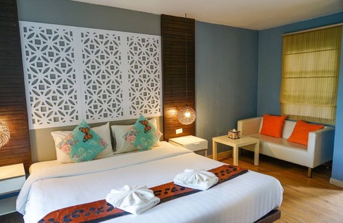 Khanong Phra Hotel | Villa Paradis Hotel