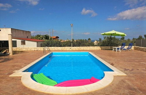 Alcamo Marina Villa | Villa 'Paradiso' with Private Pool, Wi-Fi and Air Conditioning