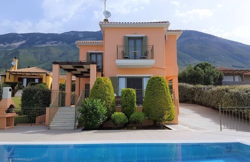 Plateies Villa | Villa Penelope, Boundless Sea and Mountain Views With Private Swimming Pool