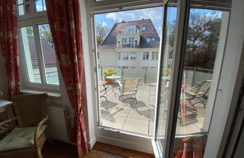 Alt-Travemunde/Ronnau Hotel | Villa Pension Strandhaus - adults only