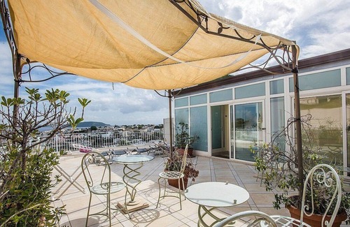 Ischia Porto House | Villa Peonia B: A welcoming apartment which faces the sun and the sea, with Free WI-FI.