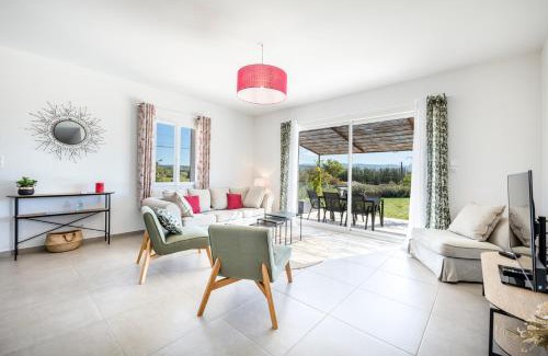 Saint-Saturnin-les-Apt House | Villa Piscine Chauffée & climatisation, 5min du village