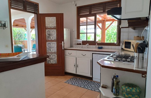 Marigot Villa | Villa Piscine, Solarium Avec Carbet, vue mer et Montagne. Animaux Acceptés