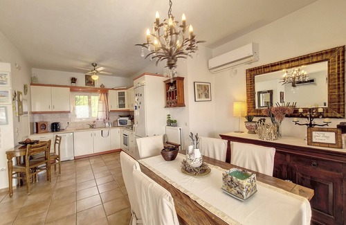 Kilada House | Villa, pool & seaview, a short drive to the beach