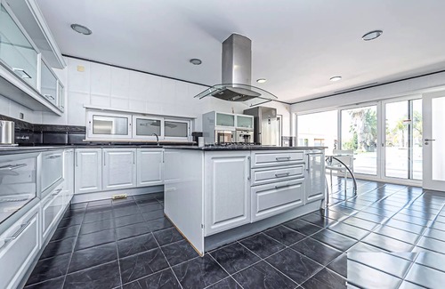 Palmela Villa | VILLA PORTUGAL: 2 POOLS, FOOTBALL PITCH, TENNIS COURT, CINEMA ROOM, PRIVATE CHEF