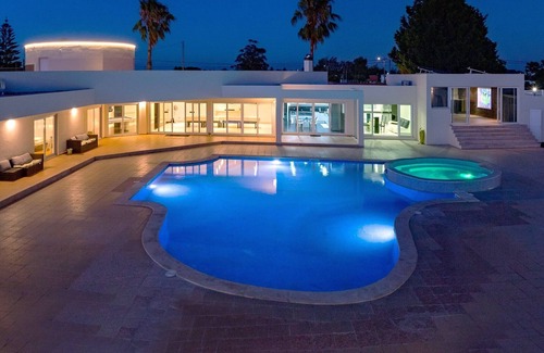 Palmela Villa | VILLA PORTUGAL: 2 POOLS, FOOTBALL PITCH, TENNIS COURT, CINEMA ROOM, PRIVATE CHEF