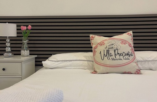 Mentrida House | Villa Preciosa