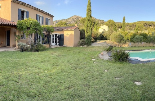 Cheval-Blanc Villa | Villa Provençale Avec Piscine Face au Luberon