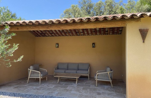 Cheval-Blanc Villa | Villa Provençale Avec Piscine Face au Luberon