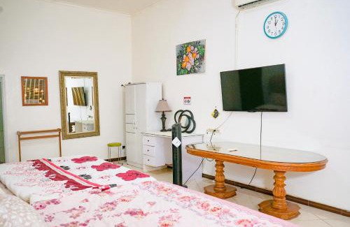 Sukaraja Villa | Villa Putih Alvaro