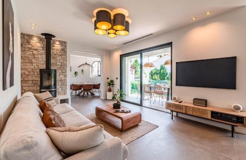 Prado - Republique Villa | Villa Quartier Oxford garden & pool in Cannes AC