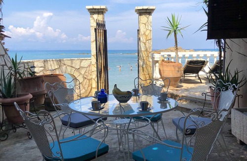 Arcoudi House | Villa Rena by the sea!