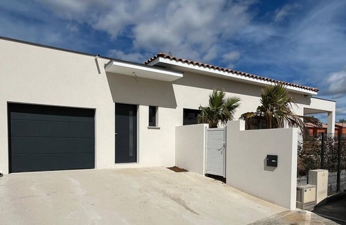 Pezenas Villa | VILLA REVA with swimming pool, between land and sea