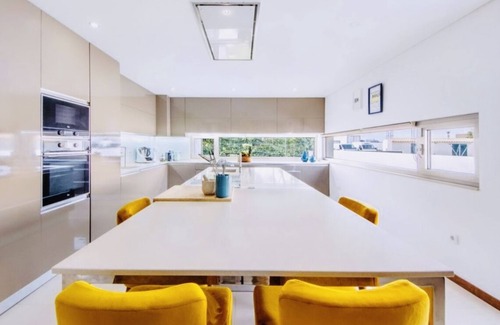 Torreira Villa | Villa 'Ria Lounge House' with Private Terrace, Balcony and Wi-Fi