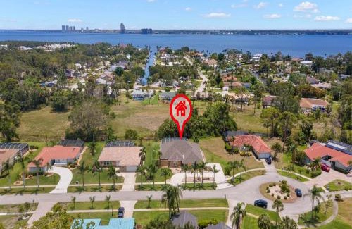 Lochmoor Waterway Estates House | Villa Royal Palms