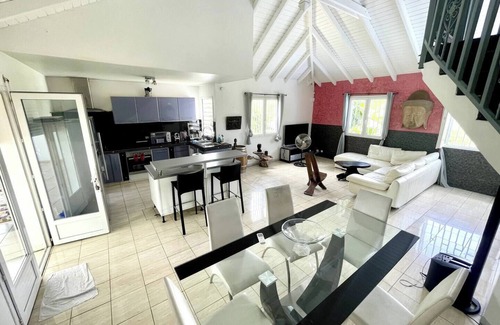 Les Abymes Villa | Villa Salomon, private swimming pool 10 minutes from the beach and marina