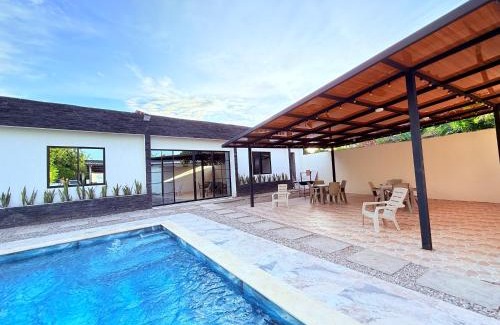 Ricaurte Apartment | Villa Santy Paraiso lujoso & Privado
