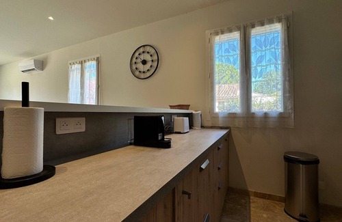 Tarascon Villa | Villa Sarde, entire house with parking