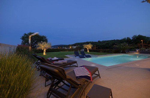 Pomer Villa | Villa Scala Pomer for 8 people, near Medulin, first row to the sea