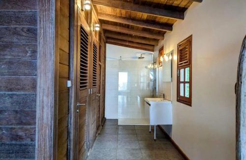 Trois-Rivieres Villa | Villa Scarlett, luxueuse villa vue mer 5 étoiles