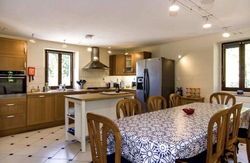 La Fouillade Villa | Villa Serena, a magnificent holiday home for 8 people with private heated swimming pool, located near the medieval castle of Najac in south-west France.