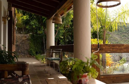 Tacoronte Villa | Villa Serena del Mar, Lujo con vistas al mar y Piscina Climatizada