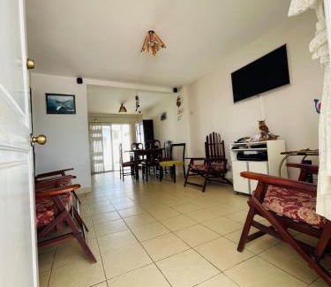 Salinas House | Villa Serena para familias y amigos - vista al mar