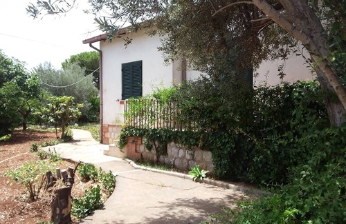 Mondello Villa | Villa Serrano.