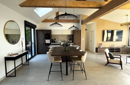 Cotentin Peninsula Villa | Villa Siam, Les Pieds Dans L'eau