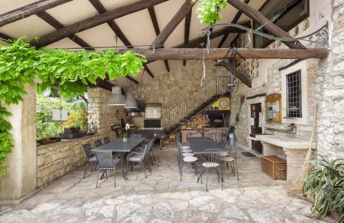 Castelgomberto Villa | Villa Sibilla Il Giardino Di Sibilla With Pool