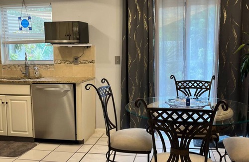 Park East Villa | VILLA SIESTA II - SARASOTA'S BEST KEPT DOWNTOWN SECRET with HEATED POOL!