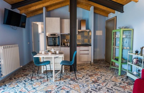 Cordigliano Apartment | Villa Silvana - Apt Giulia With Terrace & Parking