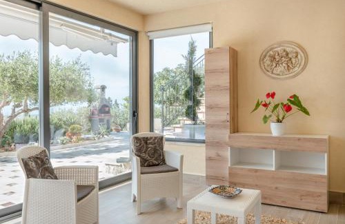 Favara Villa | Villa Simona con giardino