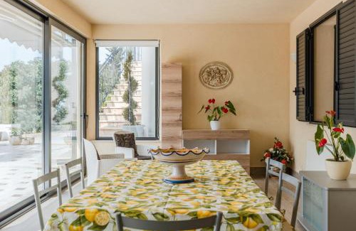 Favara Villa | Villa Simona con giardino