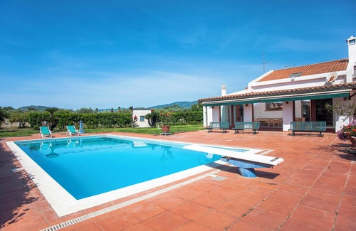 Pula Villa | Villa Sole Pula close to the Beach with Pool, Garden & Wi-Fi
