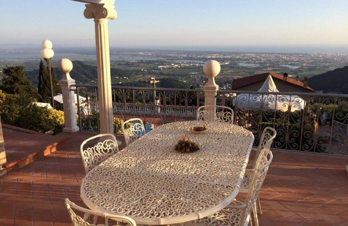 Corsanico Villa | Villa Sophia - Holiday Villa Rental in Viareggio