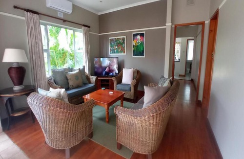 Illovo Beach Apartment | Villa Spa Holiday Resort