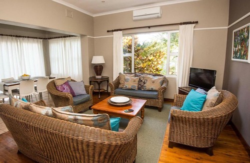 Illovo Beach Apartment | Villa Spa Holiday Resort