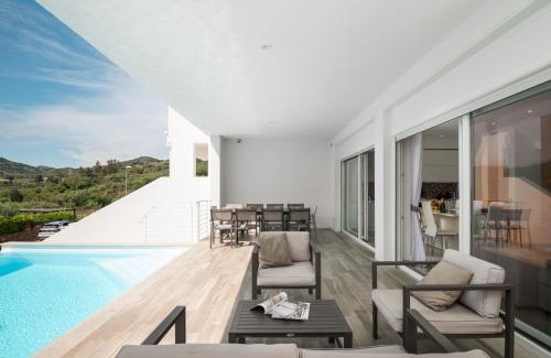 Budoni Villa | Villa Square by Klodge
