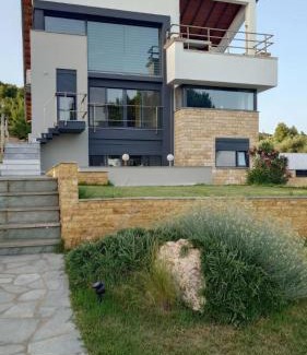 Nikita Villa | Villa Stadi