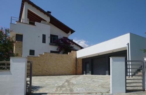 Nikita Villa | Villa Stadi